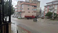 Ankara’da Sağanak Yağış Sokakları Göle Çevirdi