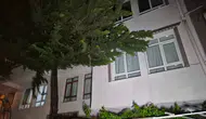 Keçiören’de Ağaç Yangını Daireyi Kullanılamaz Hale Getirdi