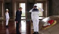 AB Büyükelçisi Aivo Orav Anıtkabir’i Ziyaret Etti