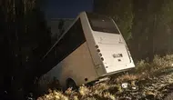 Ankara'da Servis Aracı Şarampole Devrildi: 8 Kişi Yaralandı