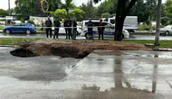 Ankara’da Sağanak Yağış Sonrası Yol Çöktü