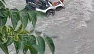 Ankara'da Sel Suları Kurye Motosikletlerini Sürükledi