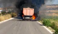 Ankara'da seyir halindeki tır alev aldı, yangın söndürüldü