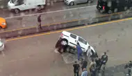Ankara'da Sağanak Etkili Oldu: Yol Çöktü, Araç Çukura Düştü