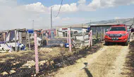 Elmadağ'da 3 Ev Alevlere Teslim Oldu, Yangın Söndürüldü