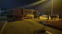 Ankara Sincan'da Hafriyat Kamyonu Tıra Çarptı: 1 Yaralı