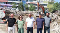 Pursaklar'da Eski Binanın Yerine Kent Meydanı Geliyor