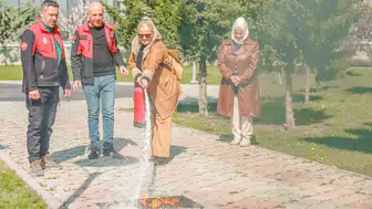 Keçiören Belediyesi'nden Afet Farkındalık Eğitimi: Yangınla Mücadele Teknikleri Öğretildi