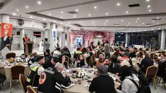 Moto Kuryelerle İftarda Buluştu