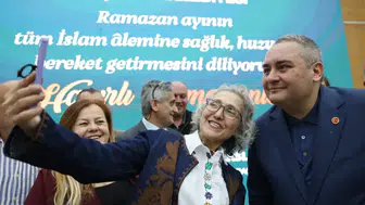 Özarslan, Mevlana Kültür Merkezi'nde Batı Karadenizlilerle İftarda Buluştu