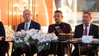 Gölbaşı'nda Birlik ve Beraberlik İftarı: Özgür Özel ve Mansur Yavaş Odabaşı'nın Sofrasında Buluştu