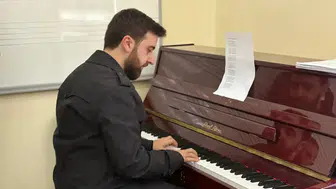 Mevlan Kurtishi Sincan’da öğrencilerle buluştu