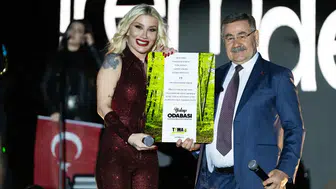 Gölbaşı’nda 19 Mayıs Coşkusu: İrem Derici Binlerce Kişiyle Buluştu