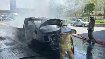 Ankara’da Seyir Halindeki Kamyonet Alevlere Teslim Oldu