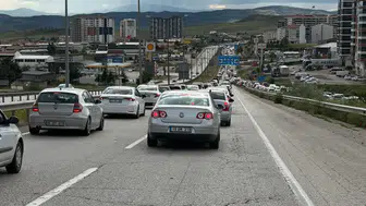 Kırıkkale Geçişinde Bayram Dönüşü 15 Kilometrelik Trafik Kuyruğu