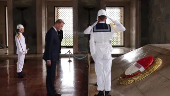 AB Büyükelçisi Aivo Orav Anıtkabir’i Ziyaret Etti