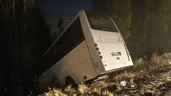 Ankara'da Servis Aracı Şarampole Devrildi: 8 Kişi Yaralandı