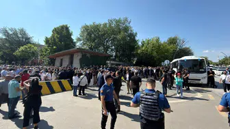 TBMM Önünde CHP’de Kılıçdaroğlu ve Özel Destekçileri Arasında Gerginlik
