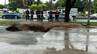 Ankara’da Sağanak Yağış Sonrası Yol Çöktü