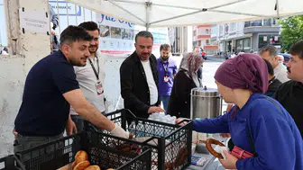 Pursaklar Belediyesi’nden YKS Adayları ve Velilere İkram Desteği