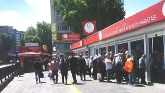 Ankara’da ucuz yumurta kuyruğu