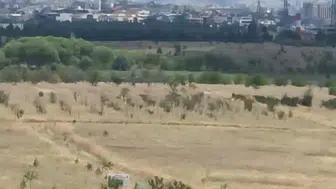 Yenimahalle Uğur Mumcu Mahallesi'nde Ot Yangını Söndürüldü