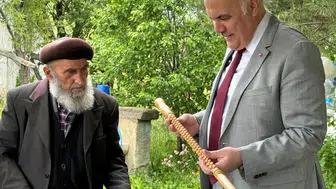 Kızılcahamam Belediye Başkanı 93 Yaşındaki Baston Ustasını Ziyaret Etti