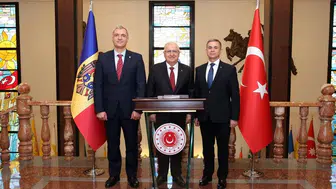 Bakan Yaşar Güler, Moldova Heyetiyle Savunma İş Birliğini Görüştü