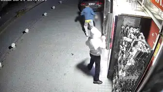 Sincan'da Marketten İçecek Çalan Çocuklar Kamerada