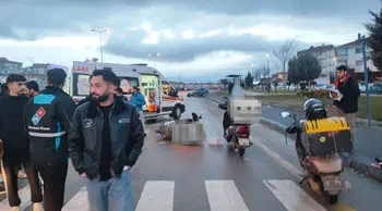 Sincan’da Motokurye Kazası: Işıklarda Dengesini Kaybeden Sürücü Yaralandı