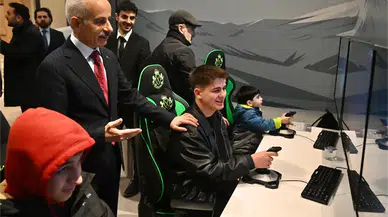 Bakan Uraloğlu’ndan Sosyal Medya ve Oyun Platformları Açıklaması: 15 Yaş Altına Düzenleme Geliyor