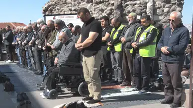 Ramazan'ın Son Cumasında Hacı Bayram Veli Camii Dolup Taştı