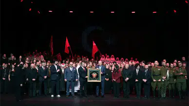 MEB'den Çanakkale'ye Özel Tiyatro: 'Şüheda 1915' Beştepe'de Sahnelendi