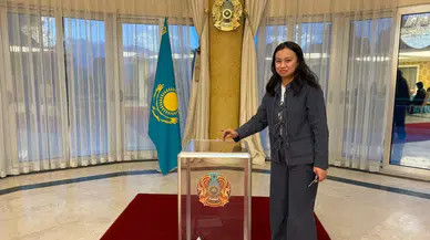 Kazak Vatandaşlar Ankara'da Yeni Anayasa Referandumu İçin Sandığa Gitti