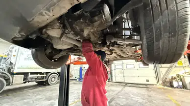 Sincan Belediyesi’nden Tasarruf Hamlesi: Belediye Araçları Kendi Atölyesinde Yenileniyor