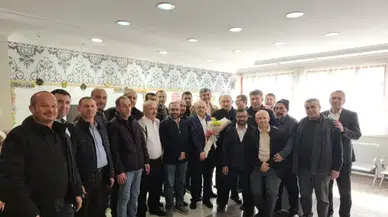 42 Yıllık Öğretmen Emekli Oldu: Son Dersine Eski Öğrencileri Katıldı