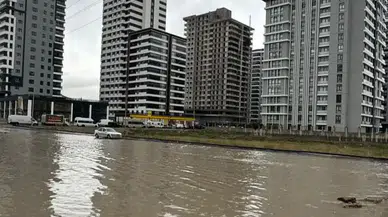 Ankara’da Sağanak Hayatı Felç Etti: Caddeler Göle Döndü