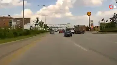 Sincan’da Makas Atan Kamyonet Zincirleme Kazaya Neden Oldu
