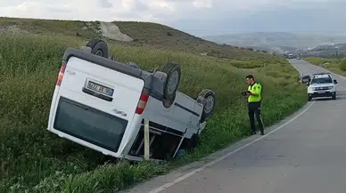 Ankara Beypazarı’nda Minibüs Devrildi: 1 Kişi Hayatını Kaybetti