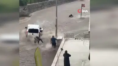 Ankara’da Selde Vatandaşları Kurtarma Anı Kamerada