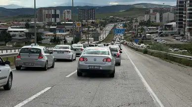 Kırıkkale Geçişinde Bayram Dönüşü 15 Kilometrelik Trafik Kuyruğu