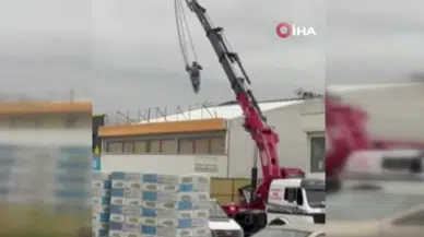 Ankara'da Tehlikeli Hareket: Vinçte Sallanan Kişi Kamerada