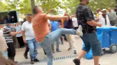 Özgür Özel'in Cuma Namazı Çıkışında Gerginlik: Tekmeli Arbede Yaşandı