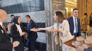 TBMM’de Muharrem Ayı Dolayısıyla Aşure Dağıtıldı