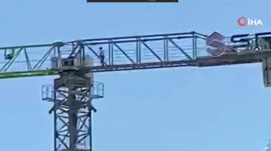Ankara’da Vinç Operatörü 40 Metre Yüksekte Namaz Kıldı