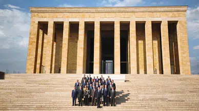 NATO Heyeti Ankara Zirvesi Öncesi Anıtkabir'i Ziyaret Etti