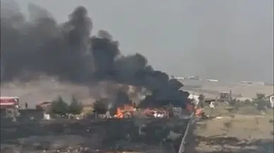 Altındağ'da Ot Yangını Evlere Sıçradı, Kontrol Altına Alındı