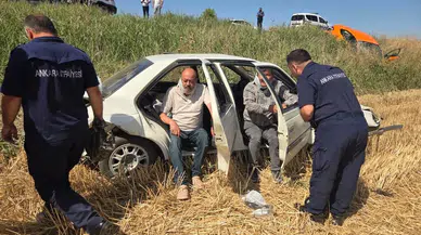 Elmadağ-Samsun Yolu'nda İki Araç Uçuruma Yuvarlandı: 5 Yaralı