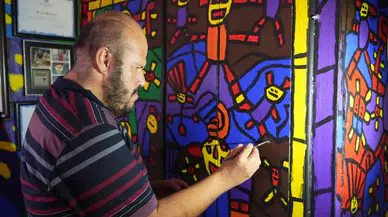 Zihinsel Engelli Ressam Muhammed Yalçın 17 Yıldır Fırça Tutuyor