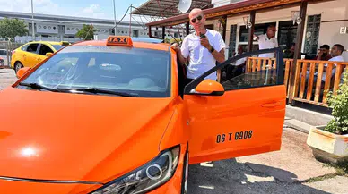 Ankara'nın 'Gülen Adamı' Kahkahasıyla Yolcularını Güldürüyor